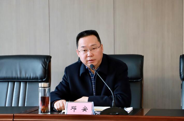 邓安 市经合局党组成员,副局长就分管工作及三产招引要求及科博会客